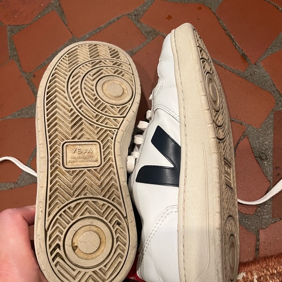 GUC Veja women’s sneaker V-12, size 38 - Picture 5 of 7